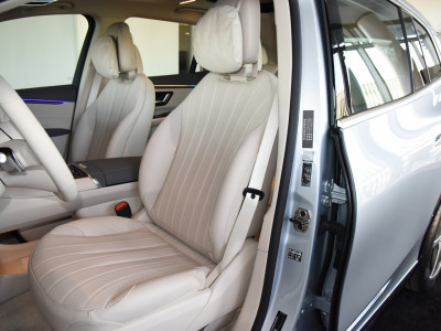Mercedes EQS SUV  Фото №9